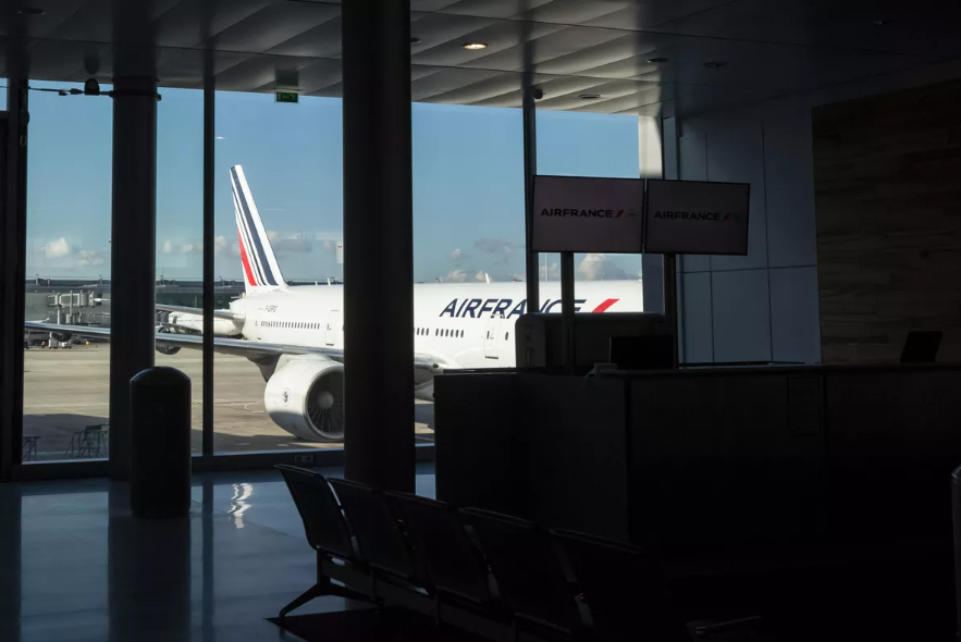 Avion Air France à l'aéroport.