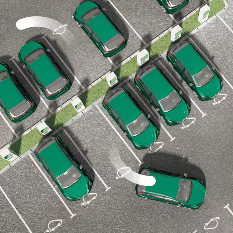 des voitures sur un parking