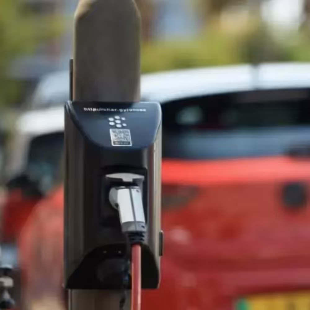 Borne de recharge sur un lampadaire