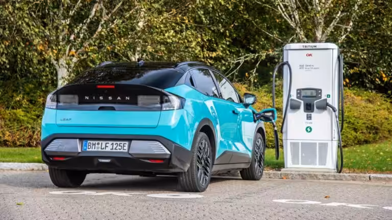 Voiture Nissan rechargeable