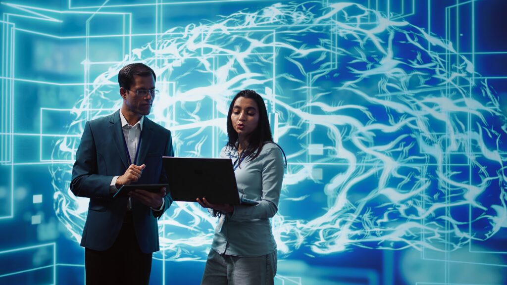 Un expert expliquant son innovation mobilité 