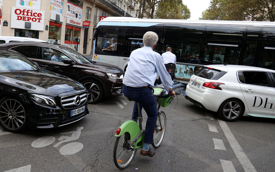 cycliste sur la route