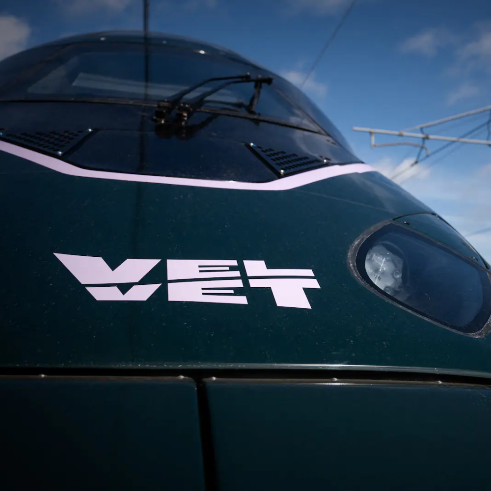 train velvet