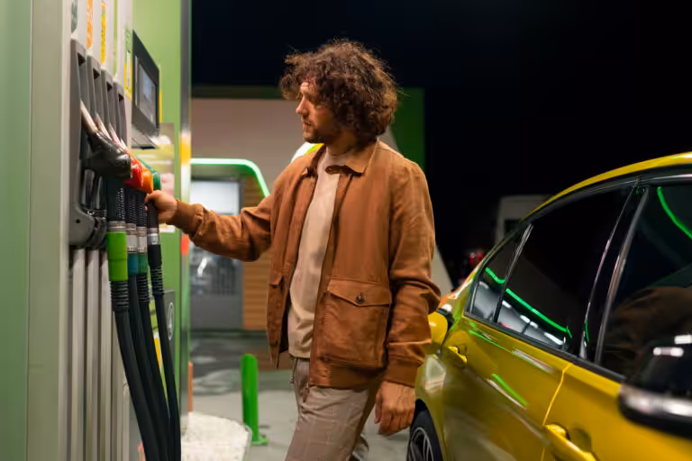 Carburants, voiture électrique, vélo : les mobilités face à de nouveaux défis